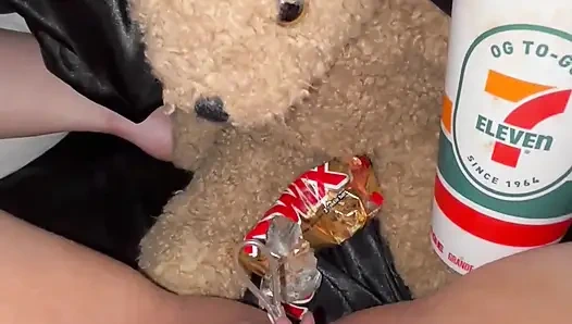 CAPPUCCINO COFFEE&TWIX CHOCOLATE IN MY 18 YO VIRGIN PINK TIGHT PUSSY- KINKY FOOD FETISH LONG PORN-GIRL MASTURBATE&MOAN- SAUDI AM