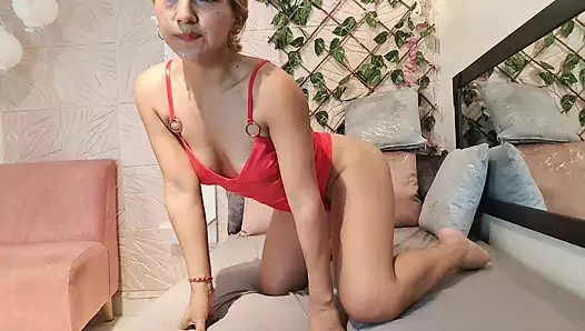 Çok seksi kırmızı iç çamaşırımı biliyorum