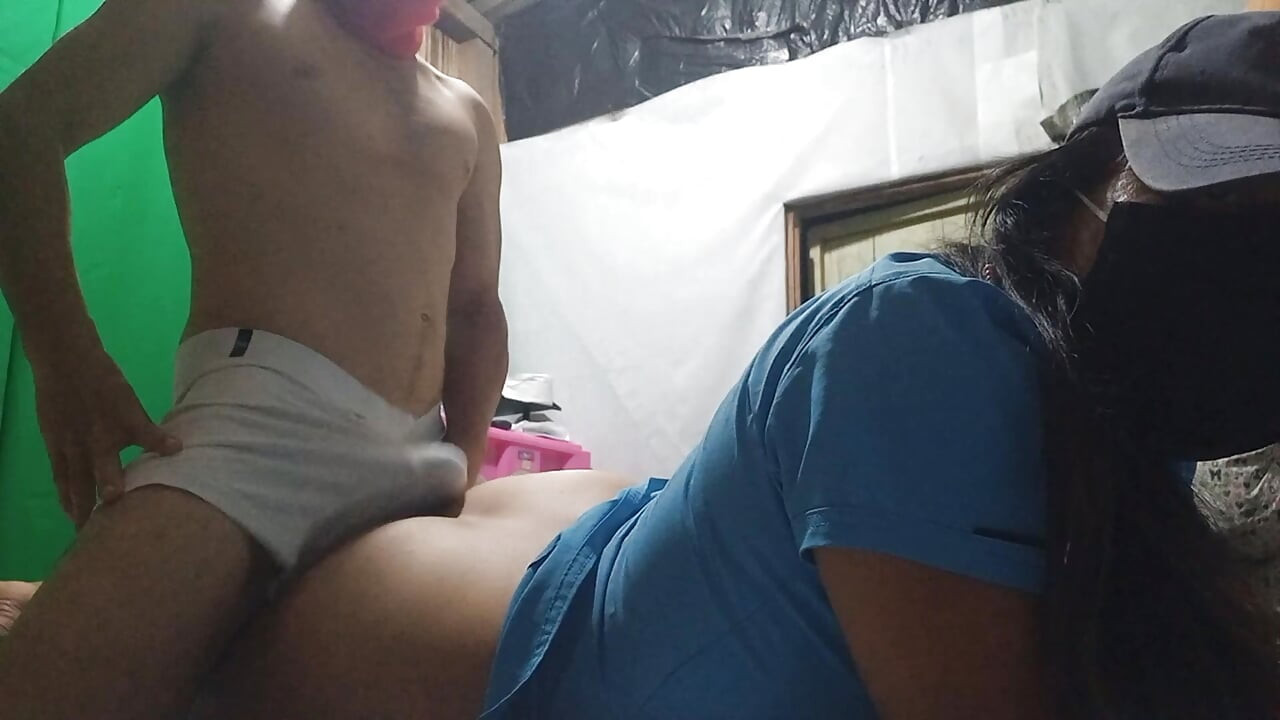 Gerçek ev yapımı porno!! Üvey annenin üvey oğluyla sikiştiği doğal seks - yeni başlayan roman