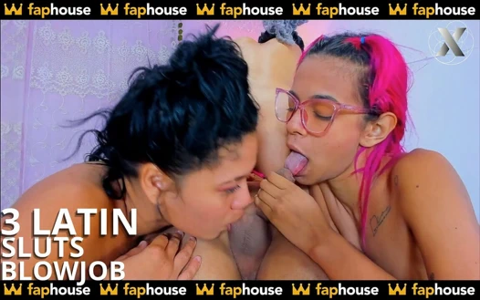 Bulduğum 3 güzel latin fahişe bana sakso çekmeyi teklif ediyor