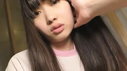 Asyalı genç külot ayakları seviyor