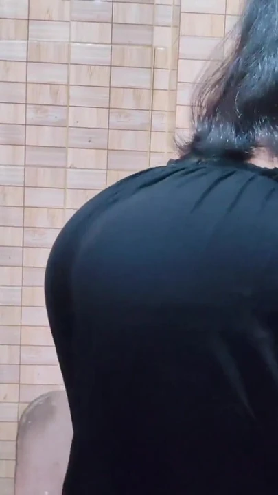 Hot girl in the kitchen with sexy figure. | Clip 1