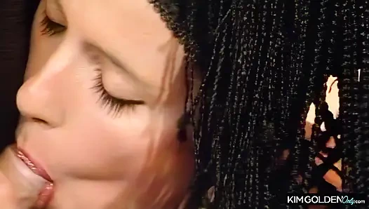 Leidenschaftlicher Dreier mit oralen Freuden