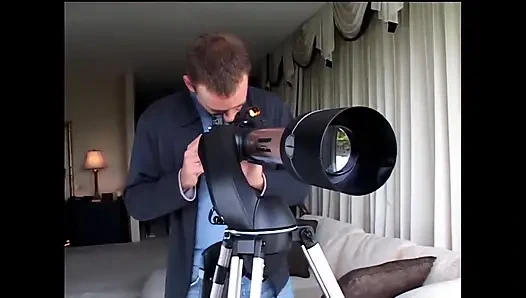 Jasmine Lynn, havuz kenarında tatlı poposuna büyük bir penis alıyor