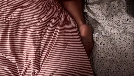 İri göğüslü üvey kız kardeşimi hamile bırakıyorum