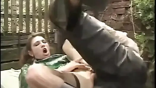 Lateks götlü köle kafesinde sikiliyor