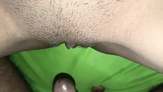 Ailem evimden dışarı çıkarken çok ateşli üvey kız kardeşimi siktim