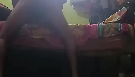 Hintli soniya yenge sikişiyor