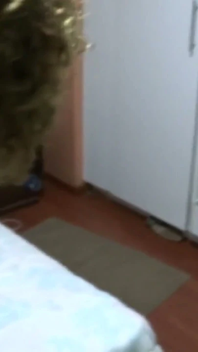 Vücudumun her yerine birkaç döl atışı alıyorum ve onları kıçımdan sikmelerini istiyorum | Klip 2