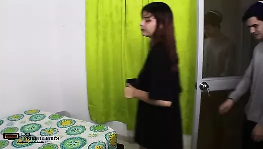 Üvey kız kardeşim domaltarak sikişmemi seviyor - İspanyolca porno