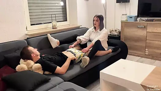 Lia - arkadaşım ayakkabılarımla sevişirken yakalandı!