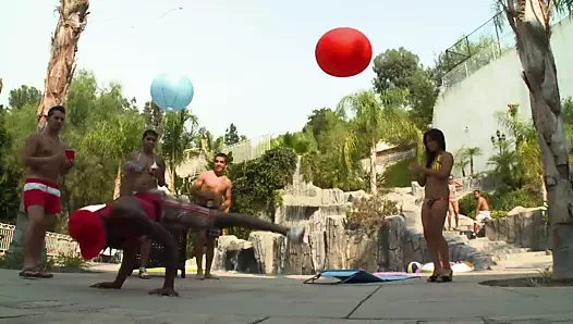 Busty Asya kız gets sert siyah horoz sikme sonra oynama