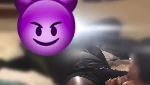 Erkek arkadaşım işten çıkmadan önce onun büyük göt yarağını boşaltmam gerekiyordu. Bir damla döl kalmamasını sağladım