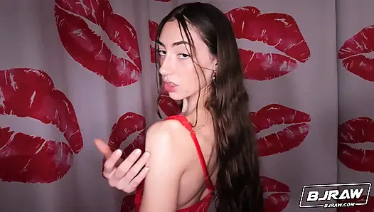 Tiana'nın çillilerini saklıyor