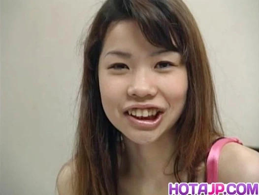 Sakura kitazawa dong yalıyor ve seks sırasında pompalanıyor