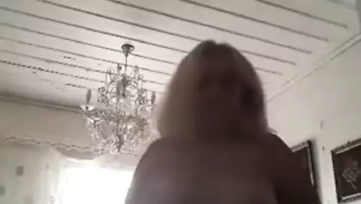 Yunan büyükanne, 50 yaşında, benimle cucold