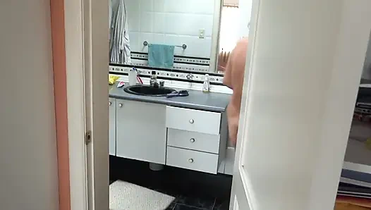 Baldızım birlikte mastürbasyon yapıp güzel götüne boşalmamı istedi