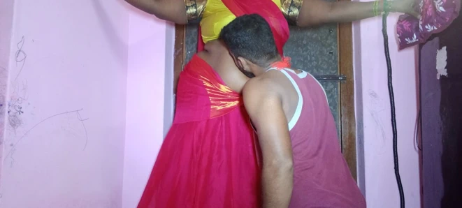 Güzel tamil eş içinde navel emme ve dil yalama seks video bölüm 1