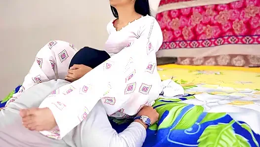 Priya Bhabhi Ne Apne Purane Boyfriend ke hardcore lund se karvayi chut chudai