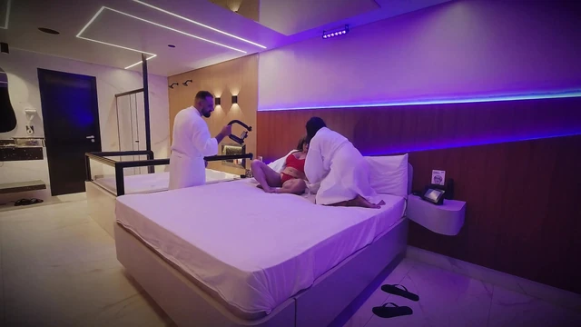 Ateşli sahne arkası orta yaşlı seksi kadının amını ve büyük klitorisini dölle dolduruyorum!