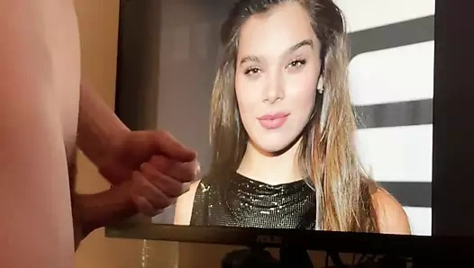 Hailee Steinfield - boşalma anısına #3