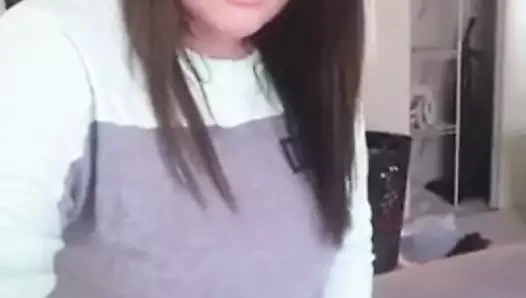 Güzel karısı squirts kadar onu klitoris losyonları