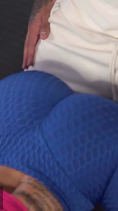 Büyük götlü jimnastik öğretmenim - fitness odaları | Klip 1