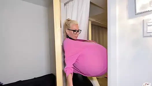 Tam video üvey anne meme şişirme için gizli içki!  Gizli içeceğim göğüslerimi 1 saat büyütmeme izin veriyor. Ben