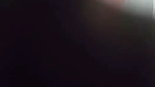 Elle sexy avec sa chatte bien rasee