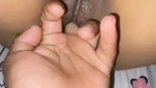 Meri chudakad ra and partner ki chut ka paani nikalata hu ek hair ladka chut ka paani nikal kar ungli kar raha