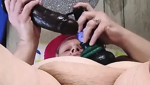 Bu yaşlı fahişe kaç kez boşalacak?