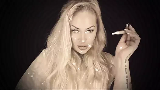 Sigara içen dudaklarımın coşkusunun içine nüks