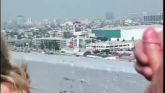 Seksi sarışın amcık plajda büyük yarak emiyor