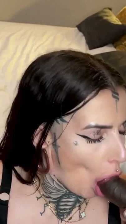 Güzel Bir Fransız Goth Kızı, Erkek Arkadaşının Yeni Dairesinde Büyük Götüne Anal ve DP Yapılarak Sikiliyor !!! | Klip 2