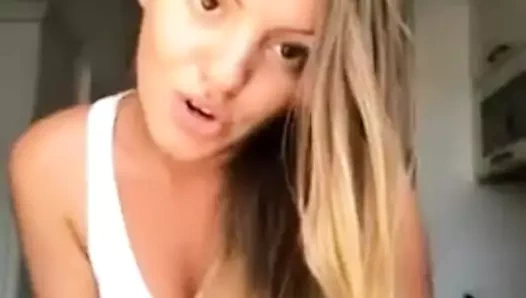 Alexandra Stan se misca in ciuda puli !