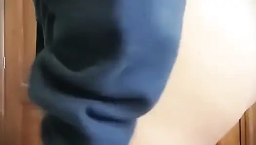 Pikachu külotum altında sana bir sürprizim var