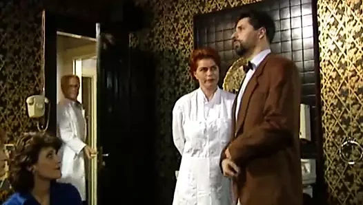 Alman üvey anne ve kızı doktorda