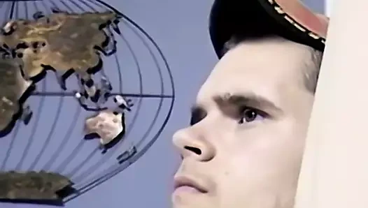 Düzgün genç asılarak kıllı horoz ve twinks