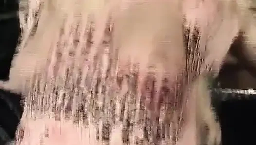 Almanya'dan çarpıcı sarışın hatun anal sike biniyor