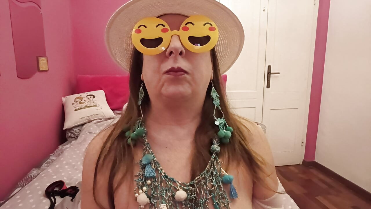 Veronica Rossi Official - giderek daha fazla yaramaz ve domuzcuk