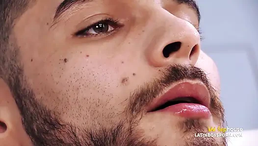 DAGUY MASTÜRBASYON YAPıYOR