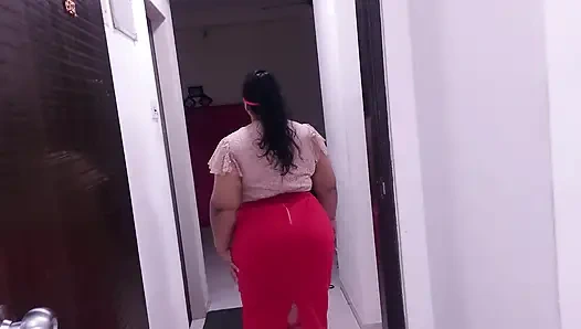 Yeni iç çamaşırlı striptiz