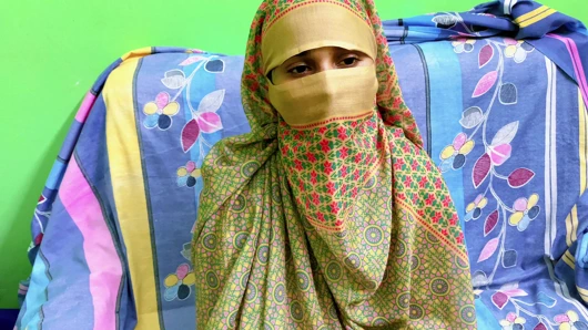 Desi seksi yenge ile sert amcığı sikiyor