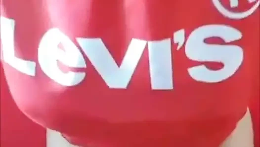 Üniversiteli genç kızdan seksi şov