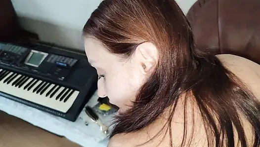 Üvey oğlum, bir yazımla üvey anneni virt'te yakaladı ve kendisi onu seviştirdi, bolca boşaldı