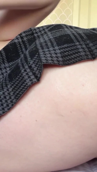 İlk göt deliği sikişim görüntülü görüşmeyle seninle oldu! Acı vericiydi ama zevkten bile fışkırtıyorum | Klip 2