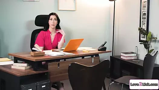 uzun boylu esmer döner minyon bebeğim içine bir lezbiyen ve jantlar onu