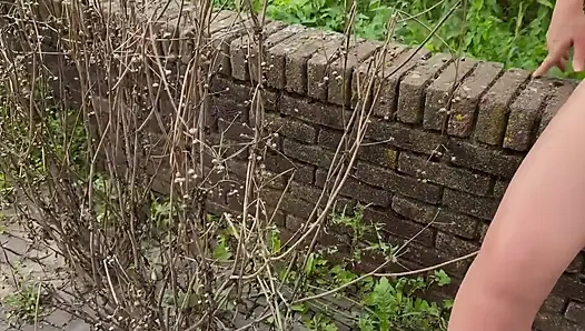 Meme uçlarımı çekiyorum