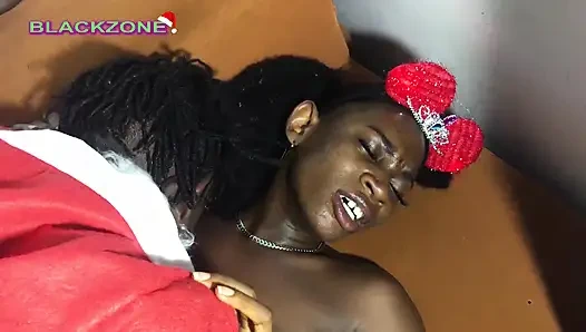 Noel masada sulu, damlayan, kremsi amcığımı sikiyor