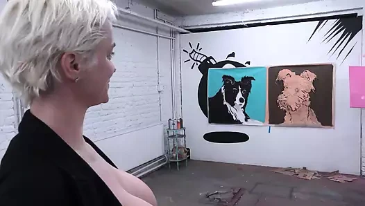 Sevgilim büyük memeli dövmeli bir Alman fahişe